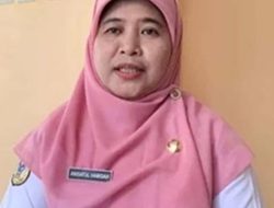 Kepala Dinsos Bondowoso Anisatul Hamidah,”Secara Keseluruhan Wajib Bertanggung Jawab Terhadap Proyek PKB/PLKB Di 14 Kecamatan Yang Di kerjakan oleh Kontraktor